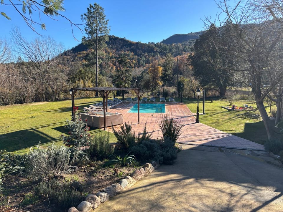 Masía Can Janet alojamiento rural con piscina privada en plena naturaleza Chalet in Selva