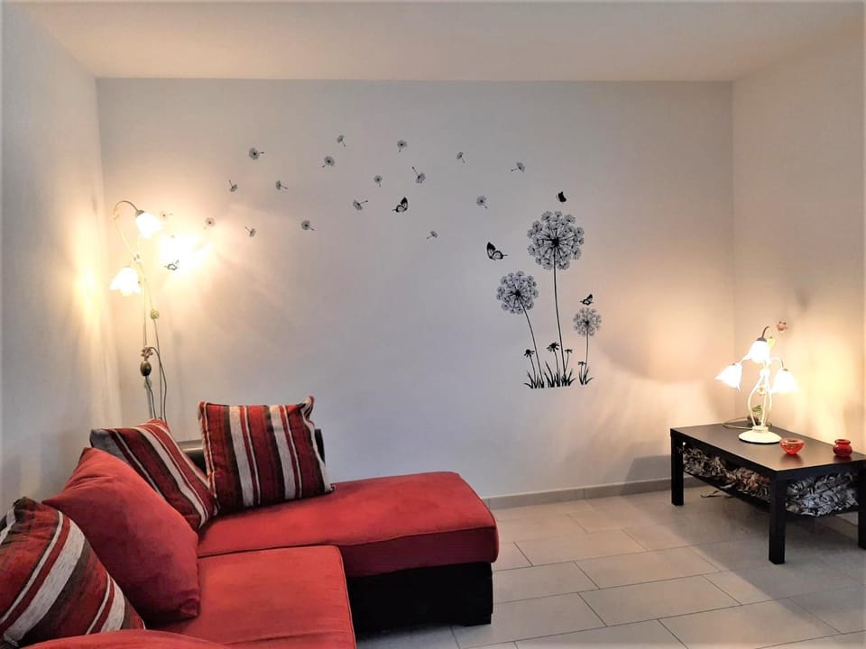 Day, Living room
