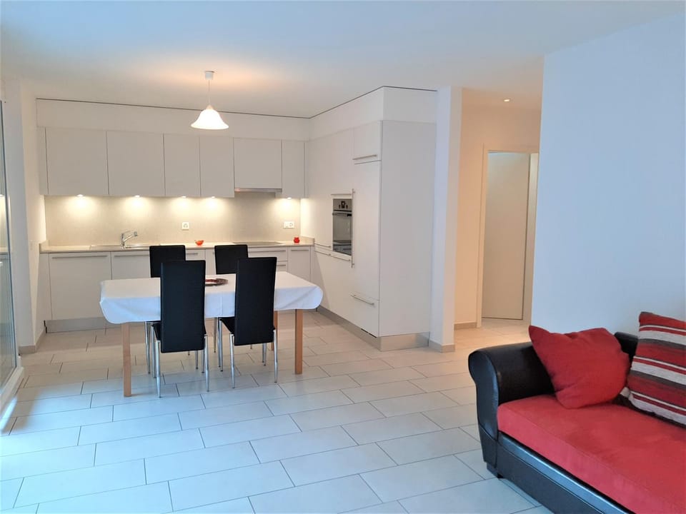 Day, Kitchen or kitchenette, Living room, Seating area, Dining area