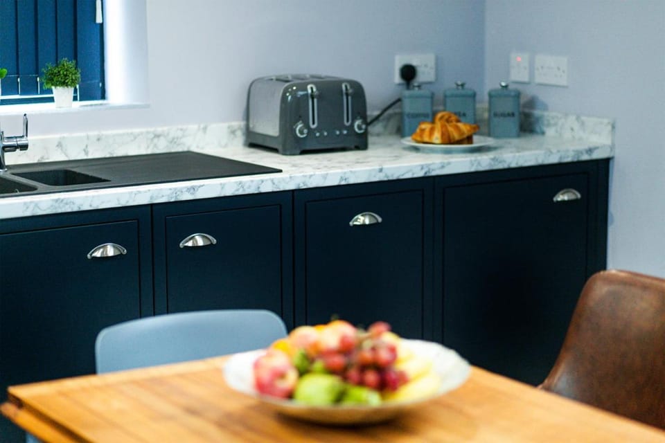 BOOTique House - Luxury Group Accommodation for 12 House in Wakefield