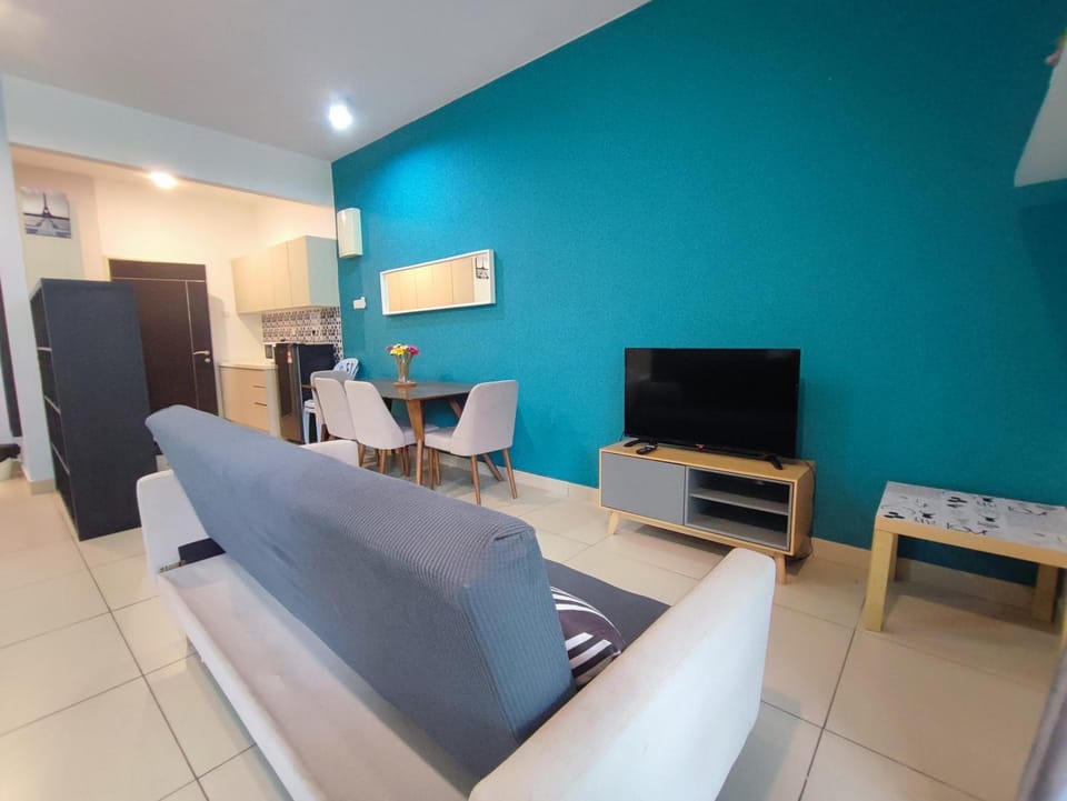 Communal lounge/ TV room, TV and multimedia, Kitchen or kitchenette, Living room, Seating area, Dining area