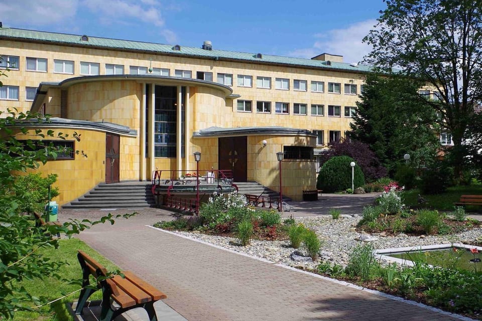 Property building, Facade/entrance
