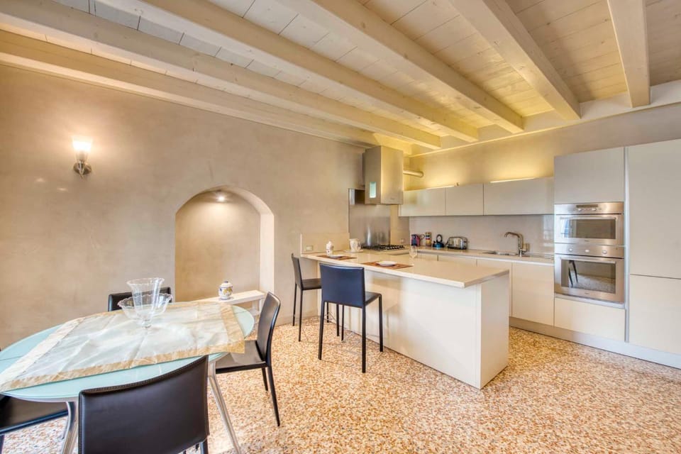 Kitchen or kitchenette, kitchen, kitchen