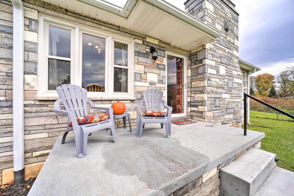 Home with Yard 8 Mi to French Broad River Park House in Asheville