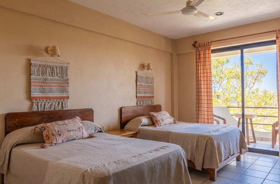 Hotel El Mirador Hotel in Puerto Escondido