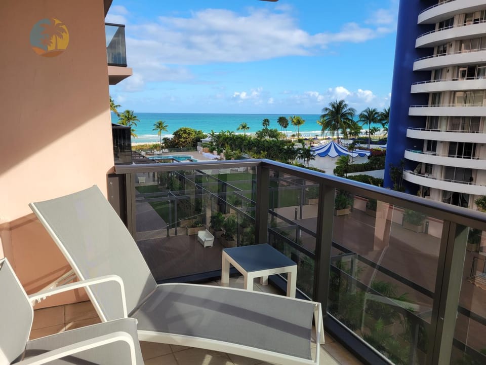 Deluxe Beach Resort - HORA RENTALS Apartment in Miami Beach