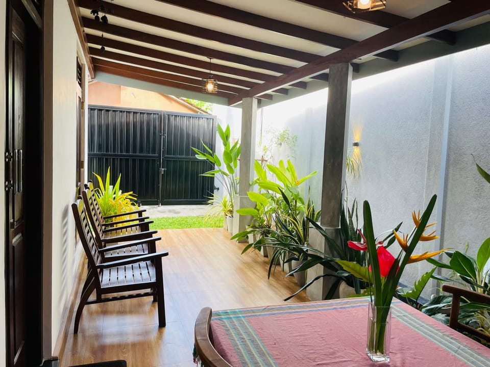 Patio, Garden, View (from property/room), Seating area, Dining area, Garden view