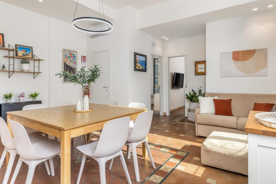 Living room, Seating area, Dining area