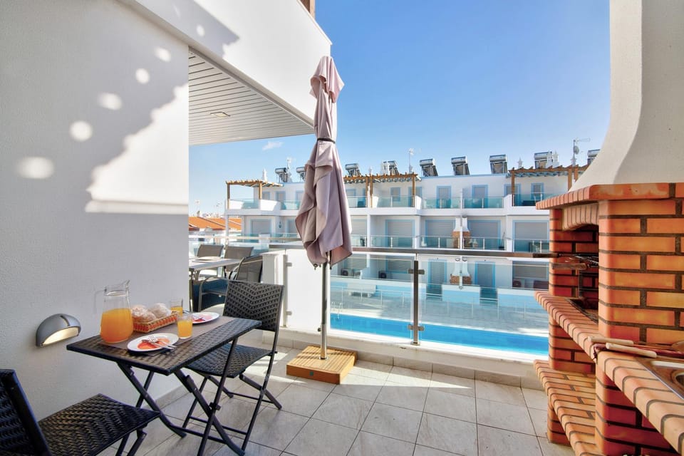 Property building, Balcony/Terrace, Living room