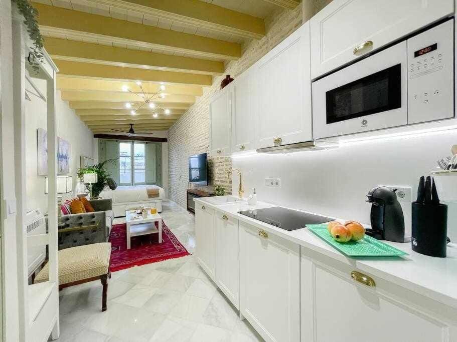 Kitchen or kitchenette, Living room
