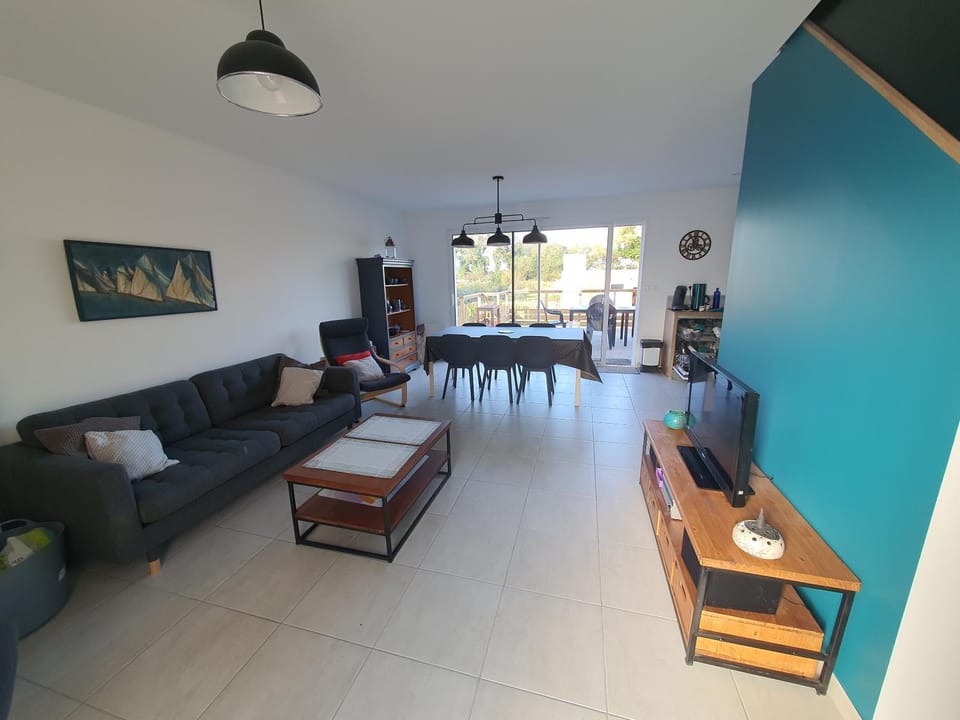 TV and multimedia, Seating area