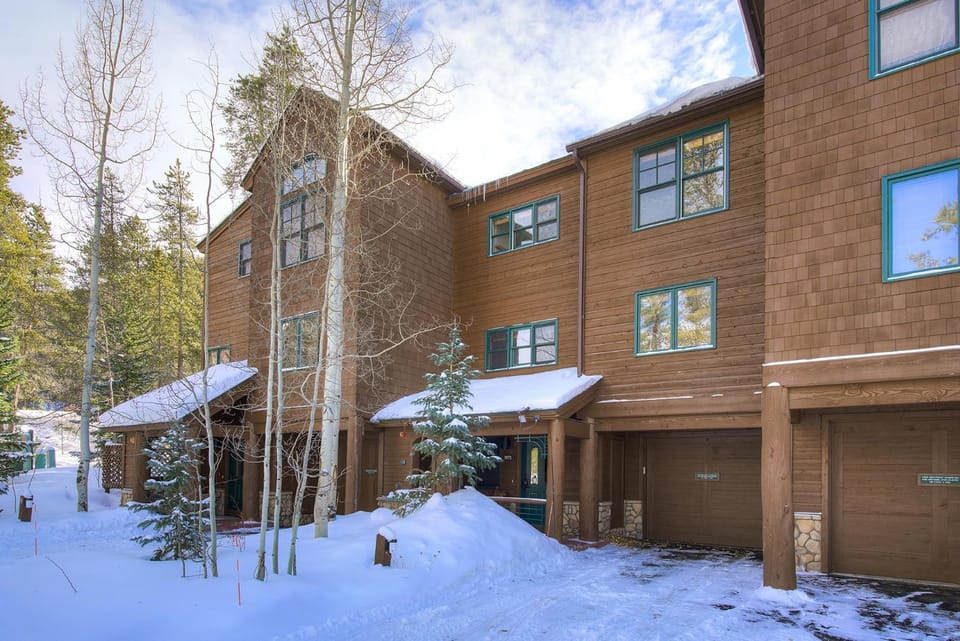 Starfire 1972 by SummitCove Lodging in Colorado House in Keystone
