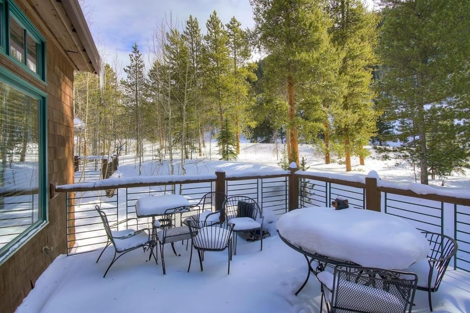 Starfire 1972 by SummitCove Lodging in Colorado House in Keystone
