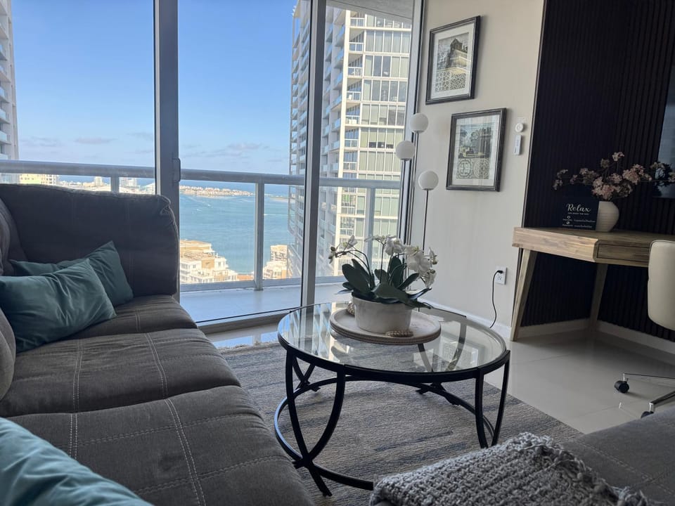 Living room, Sea view