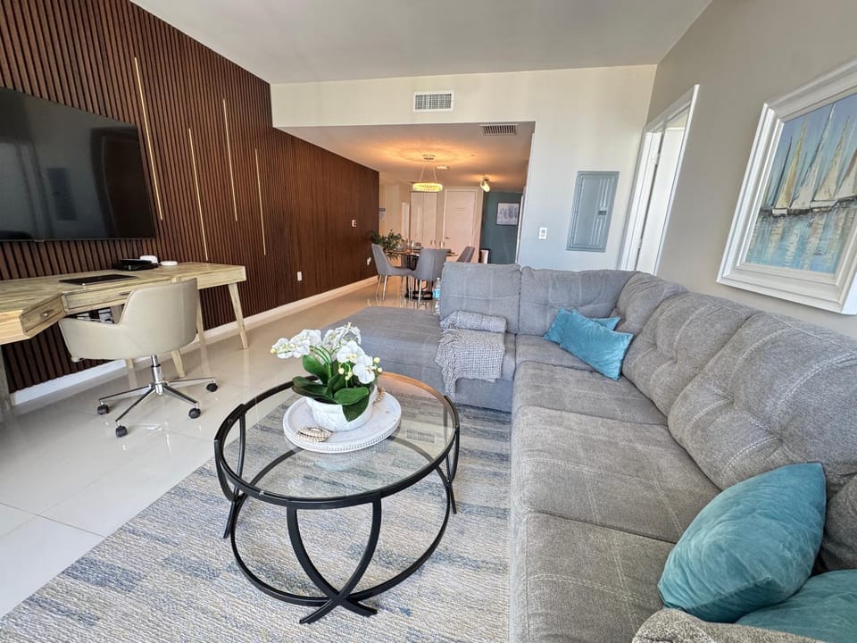 Living room, Seating area, Evening entertainment