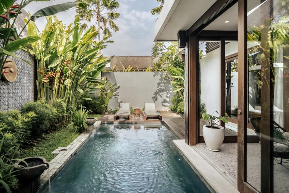 Property building, Swimming pool