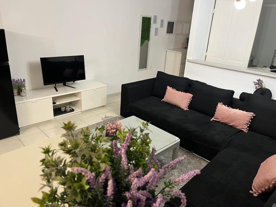 Lavender Home Apartment in Volos