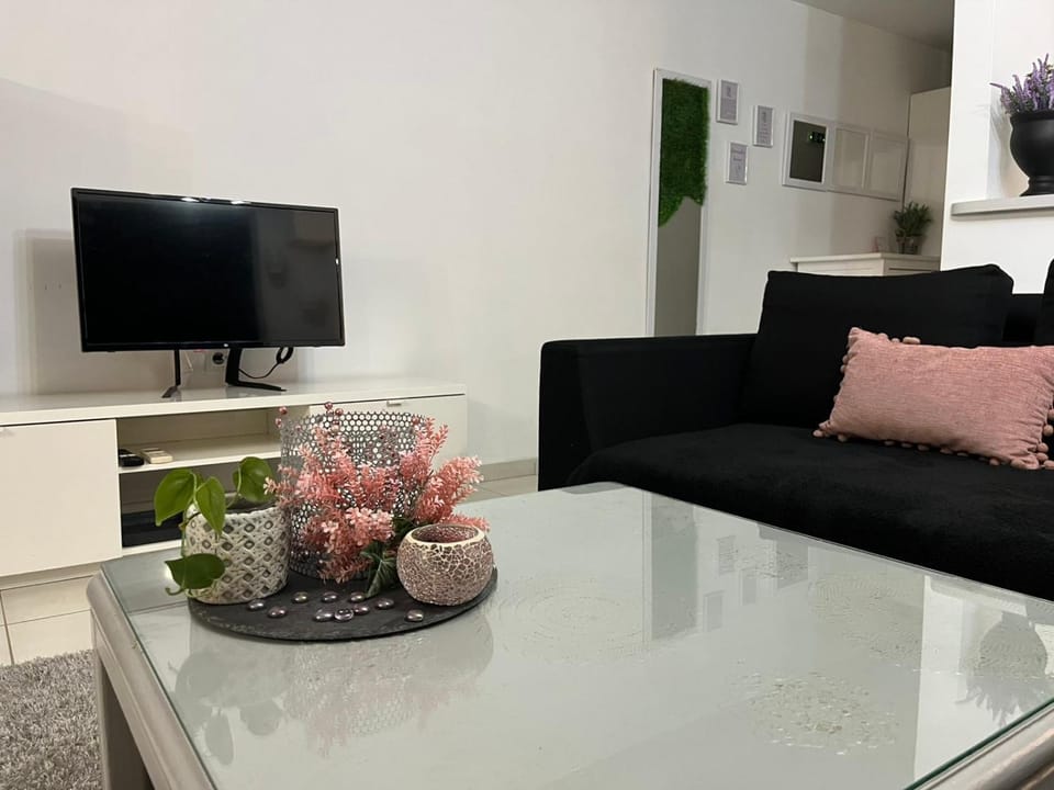 Lavender Home Apartment in Volos