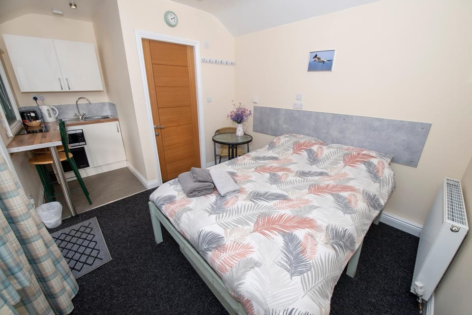 Seaways glamping, Cedar Apartment in England