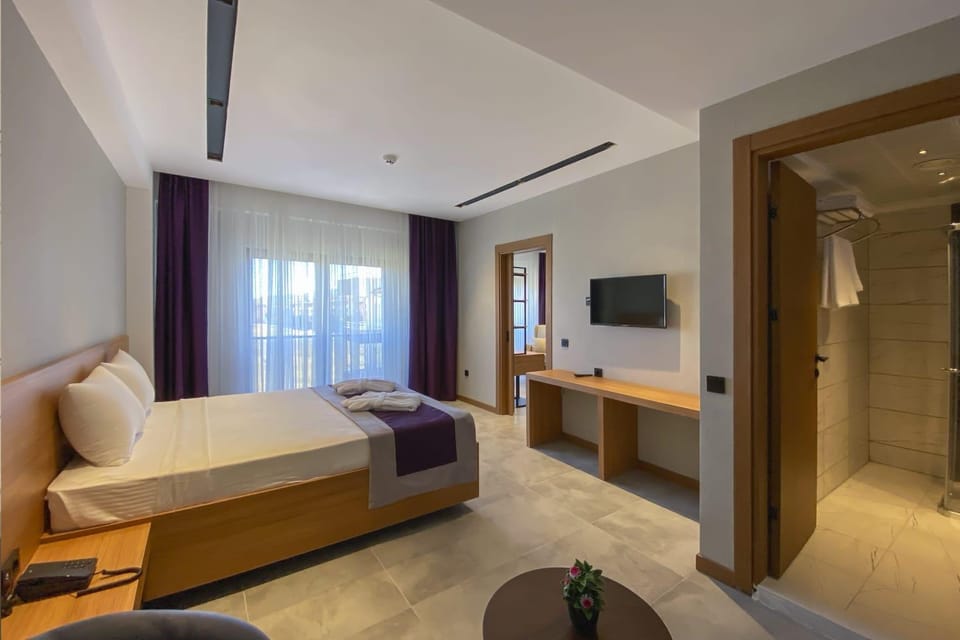 Bedroom, towels, wardrobe