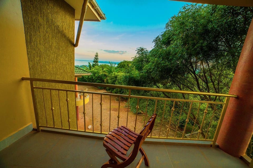 Balcony/Terrace, Garden view