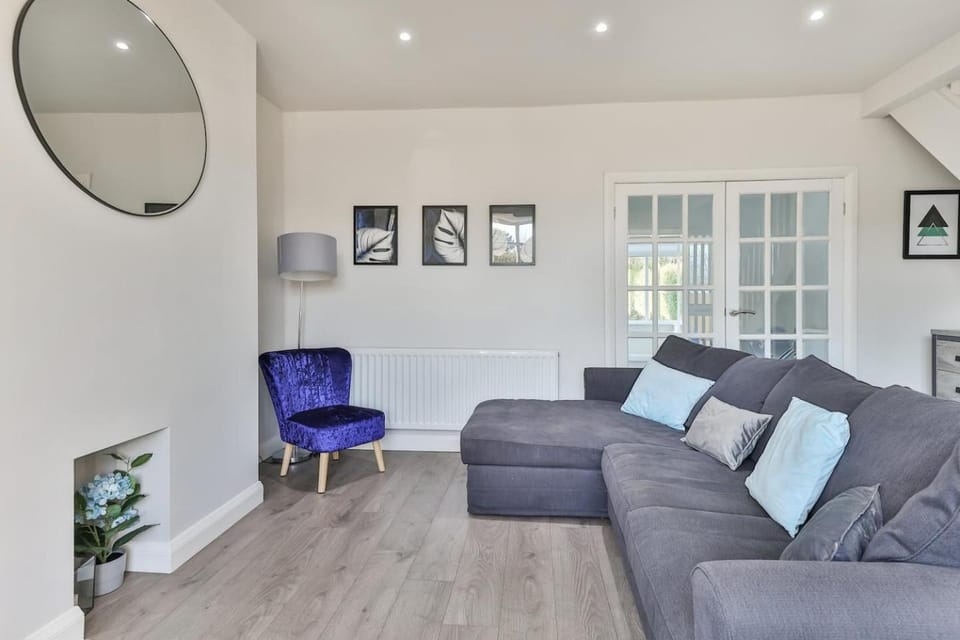 Newly Extended 3 Bed Family home Near Graves Park House in Sheffield