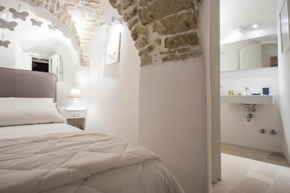 Bathroom, Photo of the whole room, Bedroom