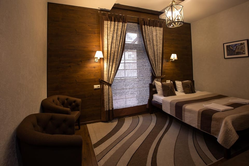 Bed, Living room, Photo of the whole room, Bedroom