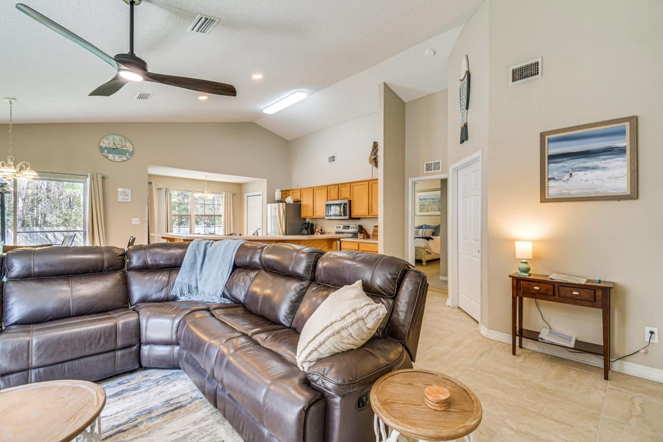 Orange Beach Home with Hot Tub Less Than 2 Mi to The Wharf House in Orange Beach