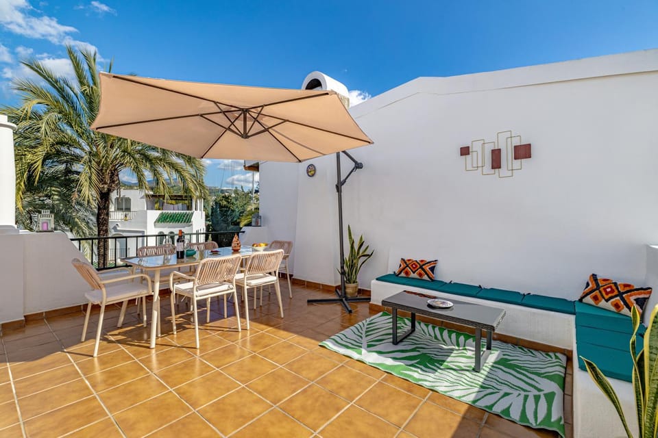 BBQ facilities, Balcony/Terrace, Seating area, Dining area