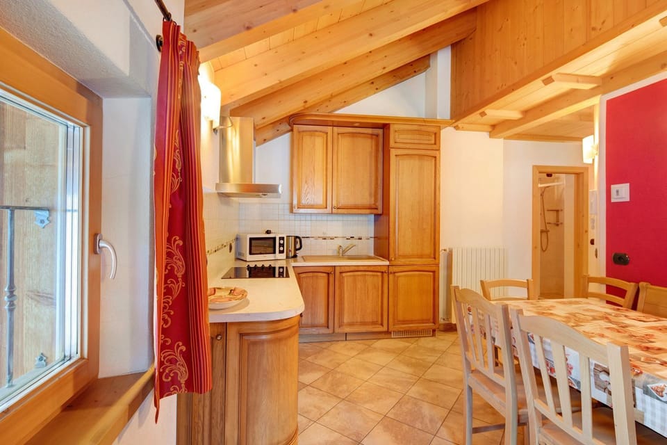 Property building, Kitchen or kitchenette, Living room