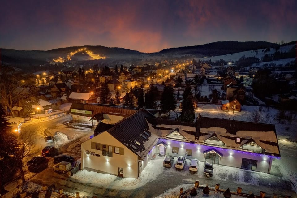 Property building, Night, Neighbourhood, Natural landscape, Bird's eye view, Winter, City view, Mountain view, Street view