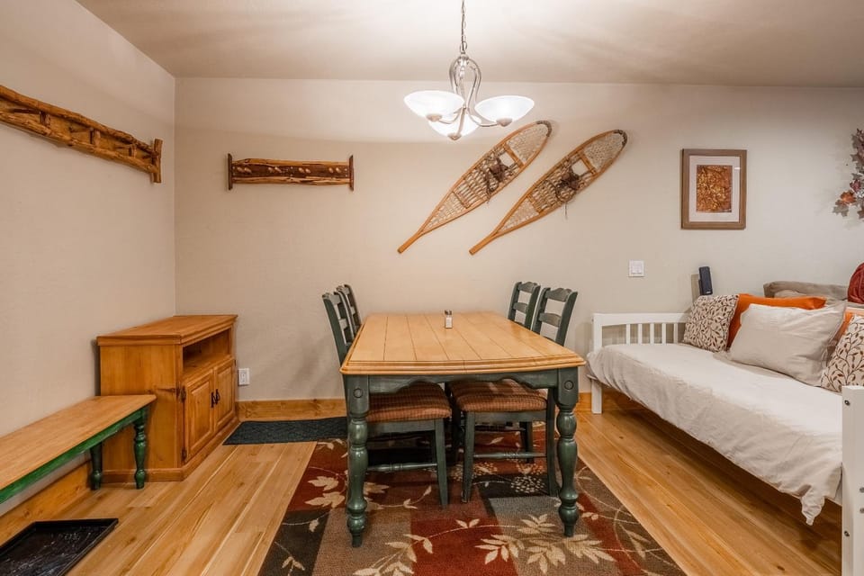 Dining area, Dinner