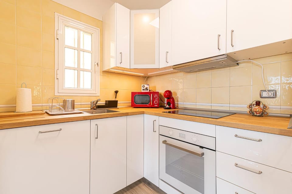 Kitchen or kitchenette, Communal kitchen
