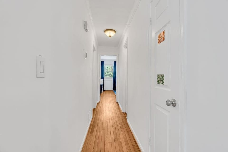 Private Single Family Home Close to Both Water and Downtown! House in Annapolis