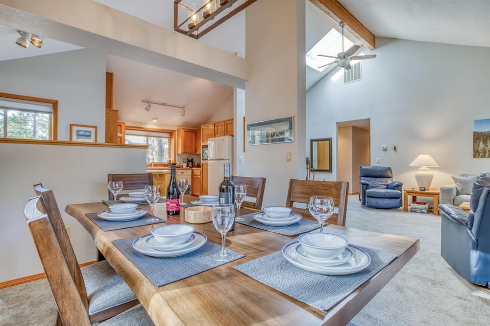 Hazelnut #5 - Meredith Lodging House in Sunriver