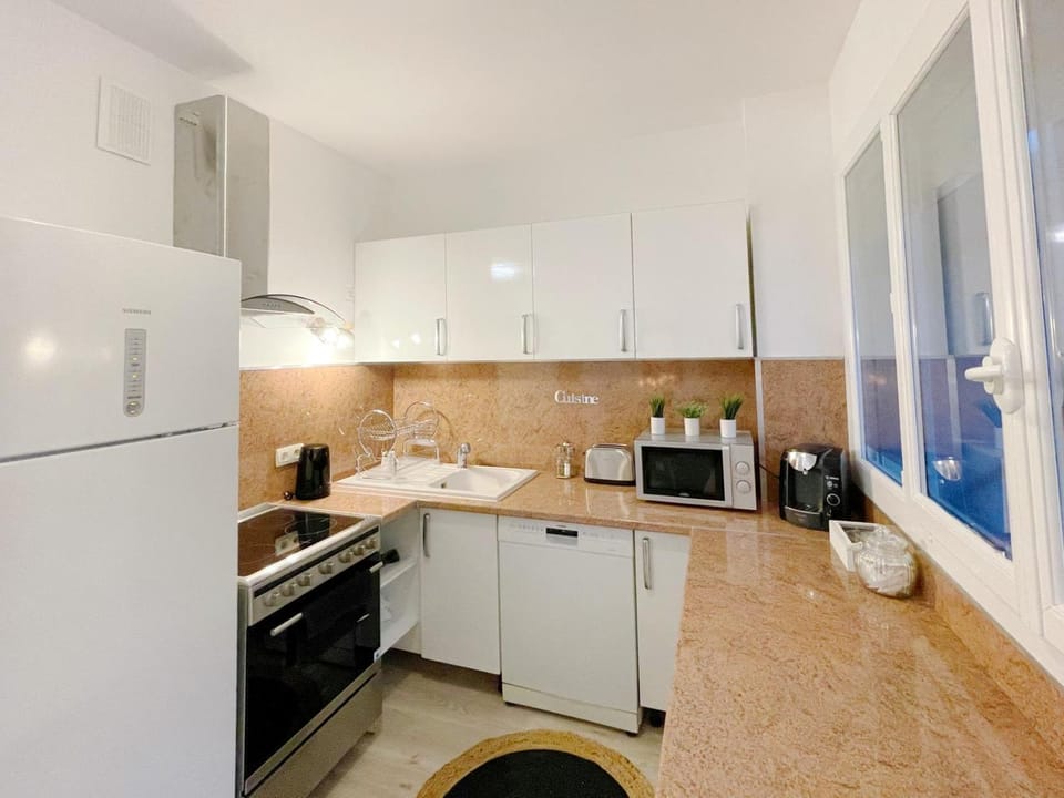 T2 LE BIEN ETRE MARSEILLE 9ème-wifi-netflix-Métro-Parking-Plage Apartment in Marseille