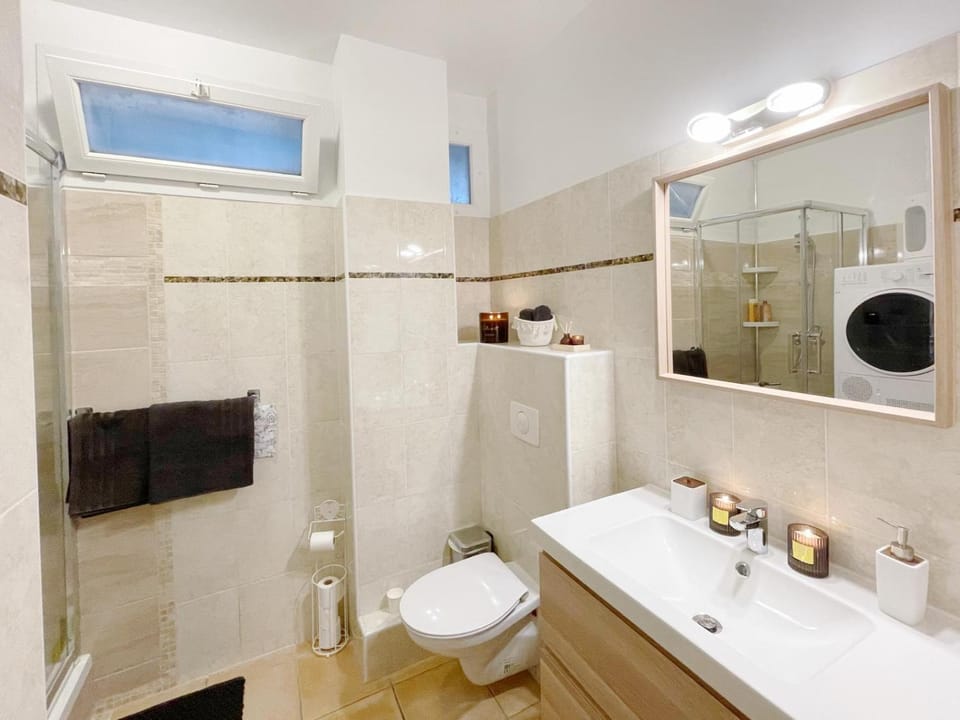 T2 LE BIEN ETRE MARSEILLE 9ème-wifi-netflix-Métro-Parking-Plage Apartment in Marseille