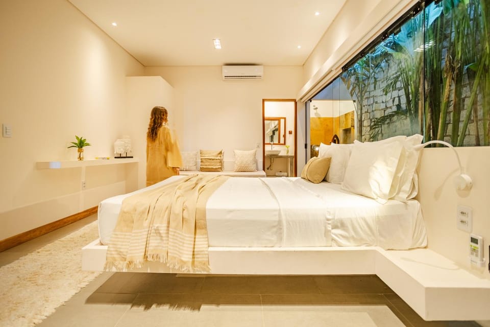 Bed, Bedroom, air conditioner