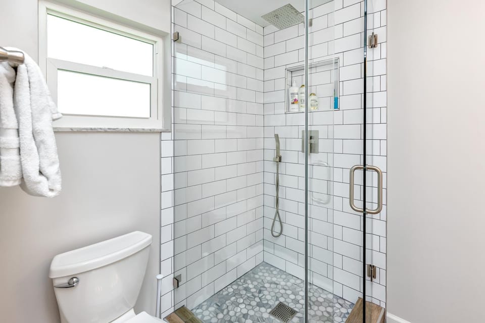 Tarpon House Private Heated Pool, 5 min to Beach Villa in Tarpon Springs