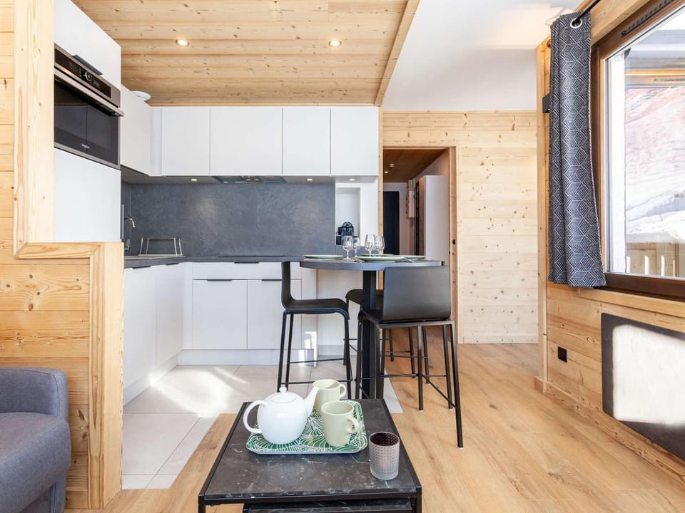 Appartement rénové 34m², 4 pers, 2 ch, au cœur de Val Thorens avec accès pistes et WIFI - FR-1-545-29 Apartment in Les Allues