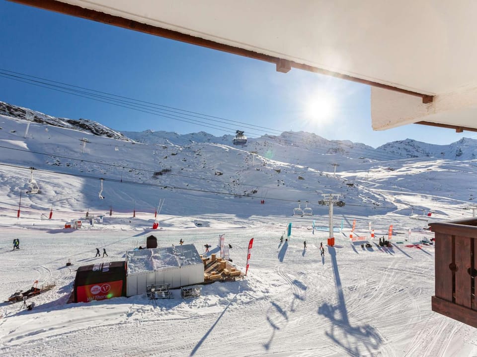 Appartement rénové 34m², 4 pers, 2 ch, au cœur de Val Thorens avec accès pistes et WIFI Apartment in Les Allues