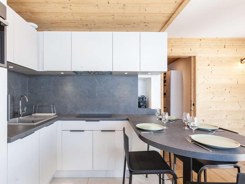 Appartement rénové 34m², 4 pers, 2 ch, au cœur de Val Thorens avec accès pistes et WIFI - FR-1-545-29 Apartment in Les Allues
