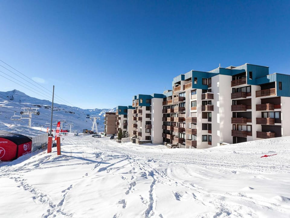 Appartement rénové 34m², 4 pers, 2 ch, au cœur de Val Thorens avec accès pistes et WIFI Apartment in Les Allues