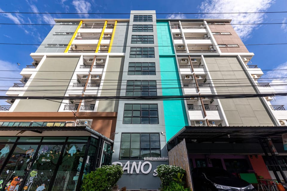 Property building, Facade/entrance