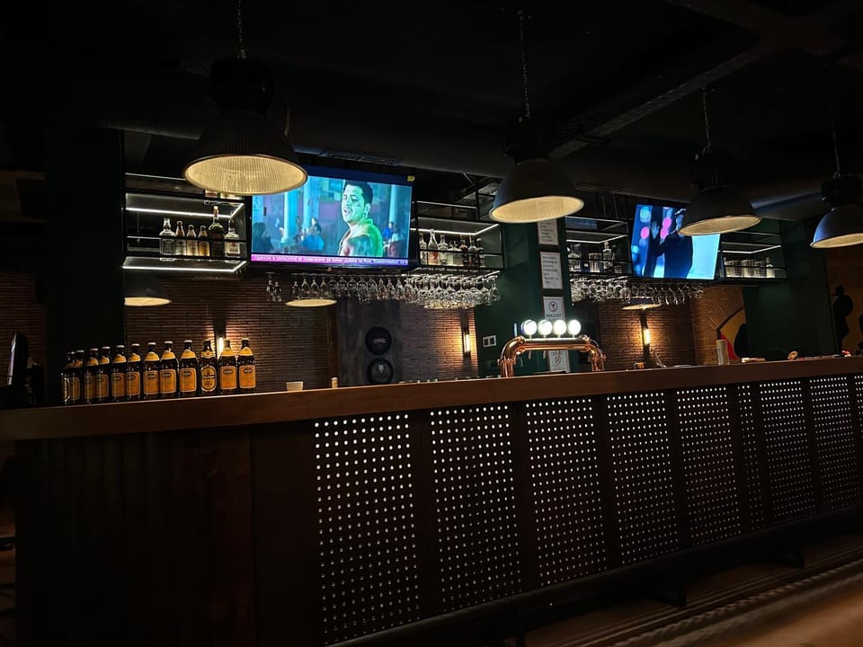 Nightclub / DJ, Food and drinks, Drinks