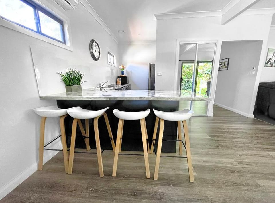 Dining area, kitchen