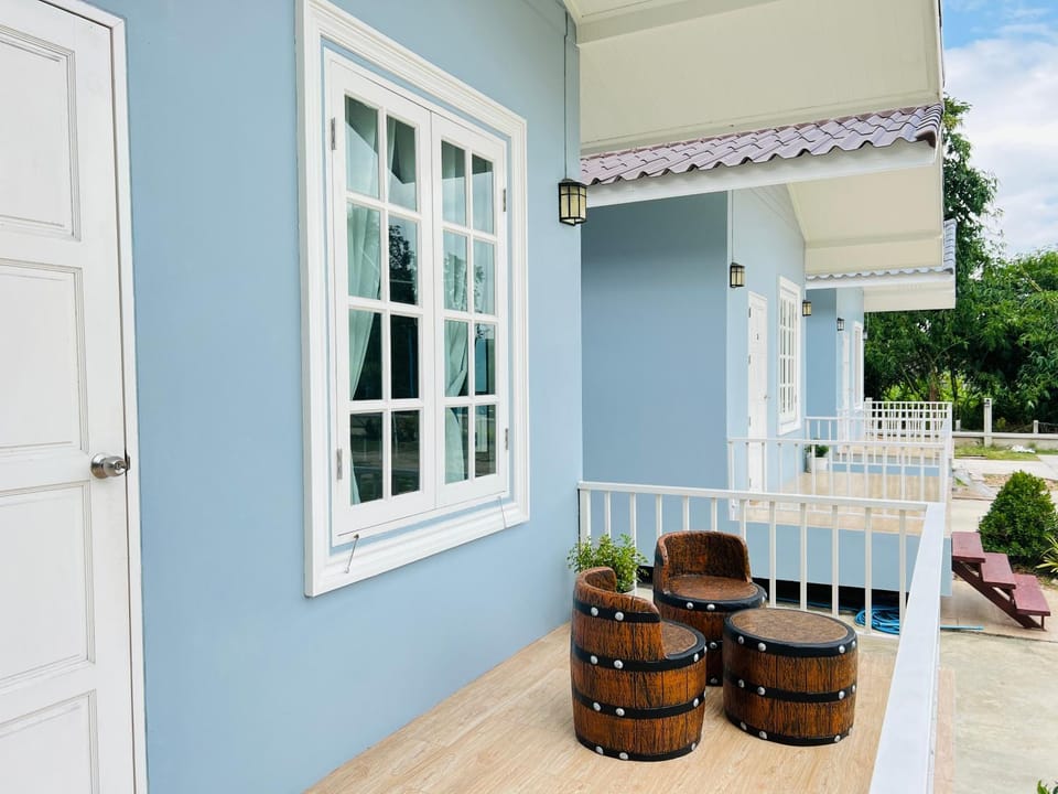 บ้านพักดีมีทรัพย์ Baan PakDee Meesub Bed and Breakfast in Thailand
