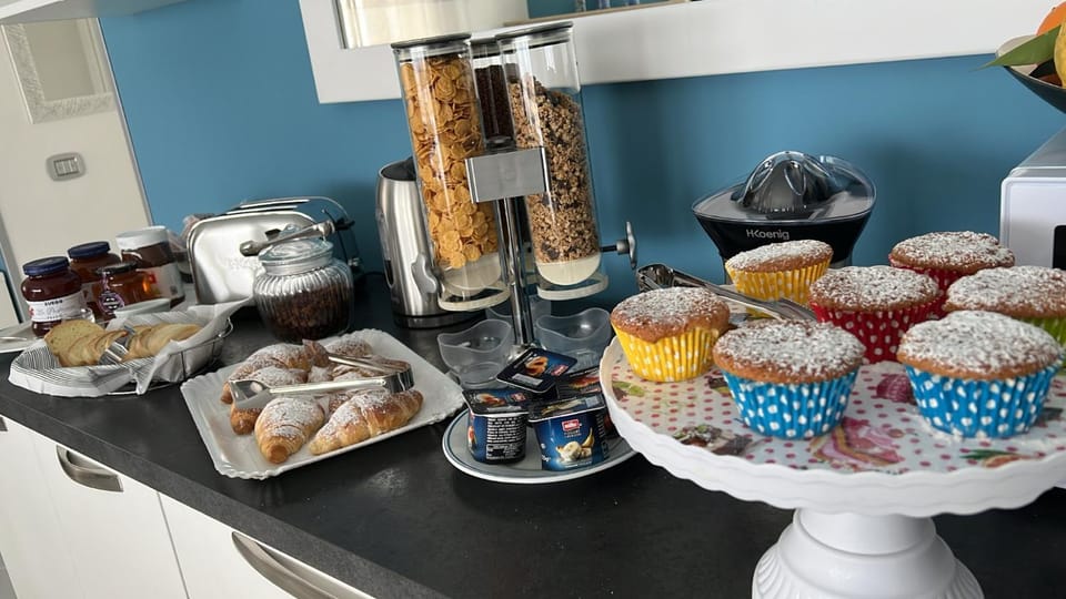 Breakfast, Continental breakfast