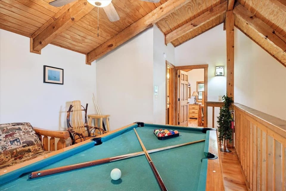 Cabin Fever by Beyond Expectations w Hot Tub Cabin in Gatlinburg